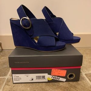 Vince Camuto blue heels size 7 NEW